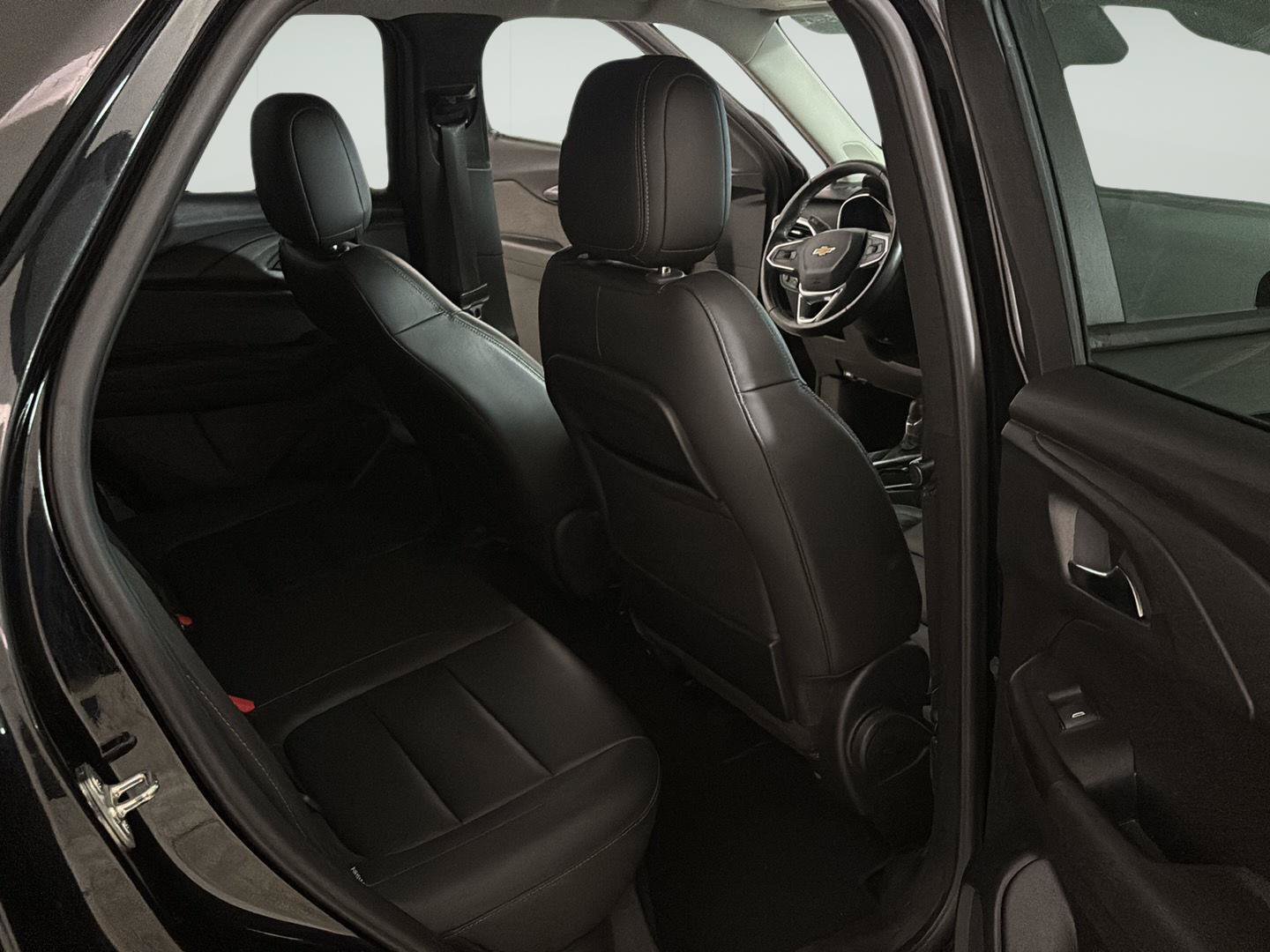Certified 2021 Chevrolet TrailBlazer LT w/ Premium Seating Package FWD image 16