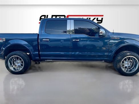Used 2017 Ford F150 Platinum w/ Equipment Group 701A Luxury image 8