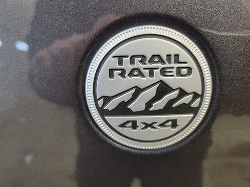 Used 2022 Jeep Wrangler Unlimited Sahara w/ Cold Weather Group AWD/4WD image 7