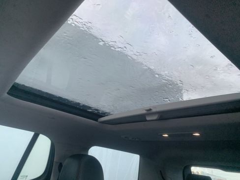 Used 2021 GMC Acadia AT4 w/ Technology Package image 17