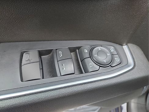 Used 2022 GMC Sierra 1500 SLT AWD/4WD image 15