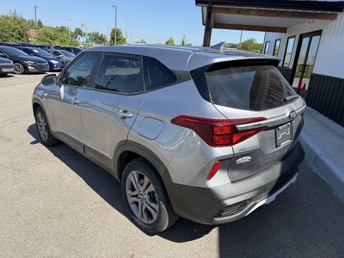 Used 2021 Kia Seltos LX AWD/4WD image 11