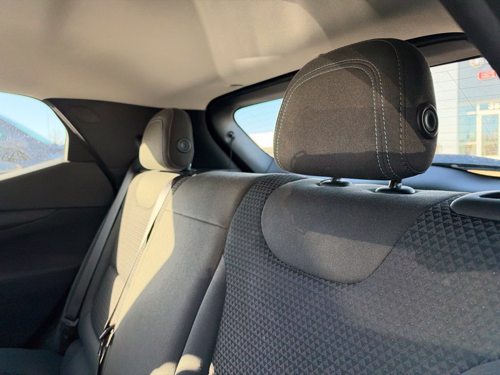 Used 2023 Chevrolet Bolt EUV LT w/ Comfort Package FWD image 9