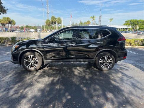 Used 2020 Nissan Rogue SV w/ Premium Package AWD/4WD image 3