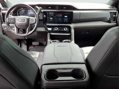 Used 2025 GMC Sierra 2500 AT4 AWD/4WD image 12