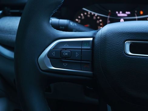 Used 2022 Jeep Compass Latitude image 13