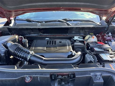 Used 2023 GMC Acadia SLE image 22