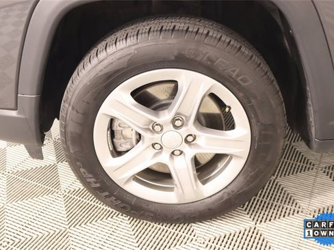 Used 2024 Jeep Compass Sport image 16