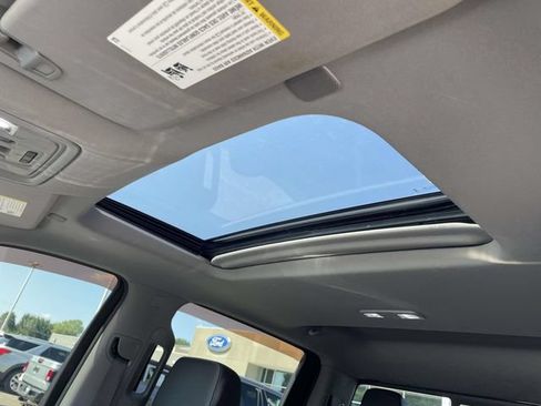 Used 2019 GMC Sierra 1500 SLT w/ SLT Premium Package AWD/4WD image 19