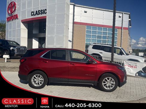 Used 2024 Chevrolet Equinox LT FWD image 1