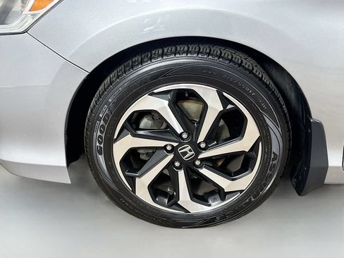 Used 2017 Honda Accord EX image 37