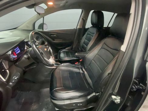 Used 2019 Chevrolet Trax LT w/ Driver Confidence Package FWD image 30