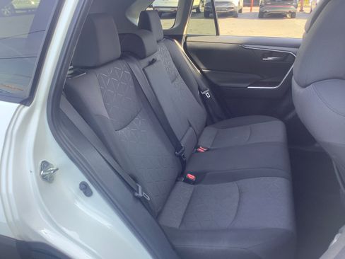 Used 2020 Toyota RAV4 XLE image 14