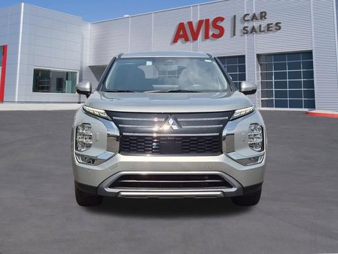 Used 2025 Mitsubishi Outlander SE AWD/4WD image 2