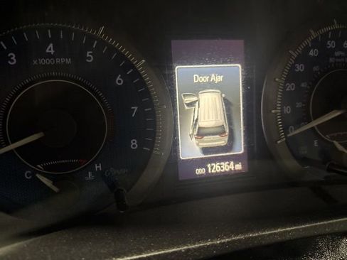 Used 2018 Toyota Sienna Limited Premium image 30