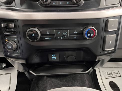 Used 2023 Ford F150 XLT AWD/4WD image 3