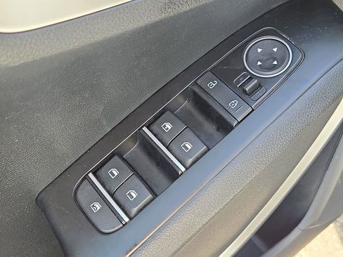 Used 2023 Kia Soul LX image 17