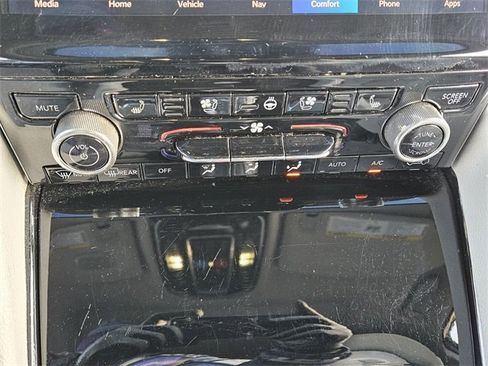 Used 2022 Jeep Grand Cherokee L Overland image 20