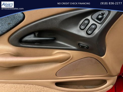 Used 1996 Ford Thunderbird LX RWD image 6