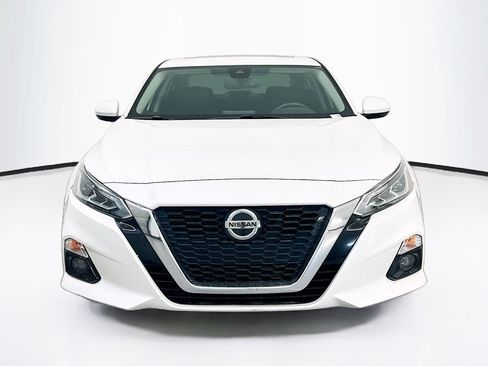 Used 2020 Nissan Altima 2.5 SL AWD/4WD image 2