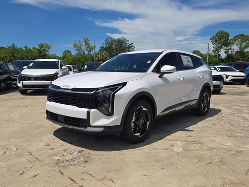 New 2027 Kia Sportage EX FWD image 4