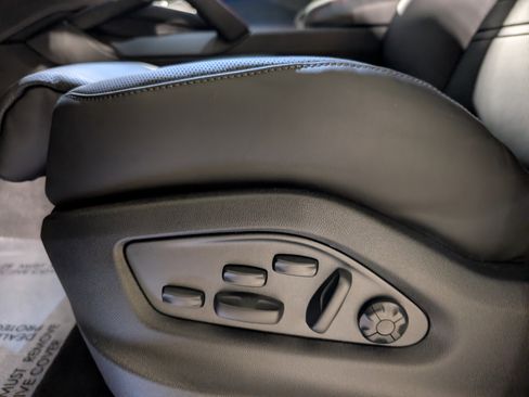 New 2026 Porsche Cayenne GTS AWD/4WD image 18