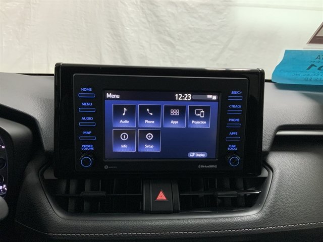Used 2021 Toyota RAV4 LE AWD/4WD image 25