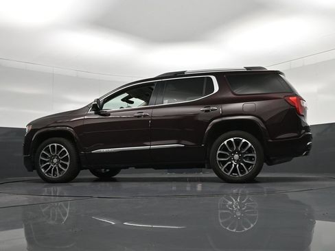 Used 2020 GMC Acadia Denali w/ Technology Package FWD image 32