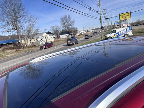 Used 2024 GMC Yukon SLT w/ SLT Luxury Package image 8