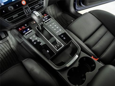 New 2026 Porsche Macan Turbo AWD/4WD image 18