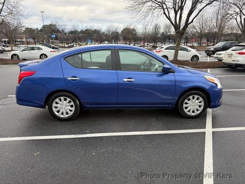 Used 2017 Nissan Versa SV image 4