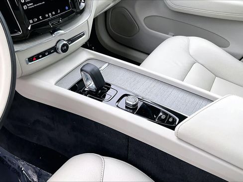 Certified 2023 Volvo XC60 B5 Plus w/ Climate Package image 16