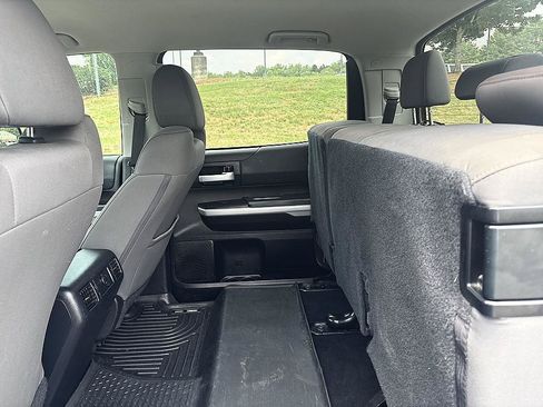 Used 2020 Toyota Tundra SR5 w/ SR5 Convenience Package AWD/4WD image 21