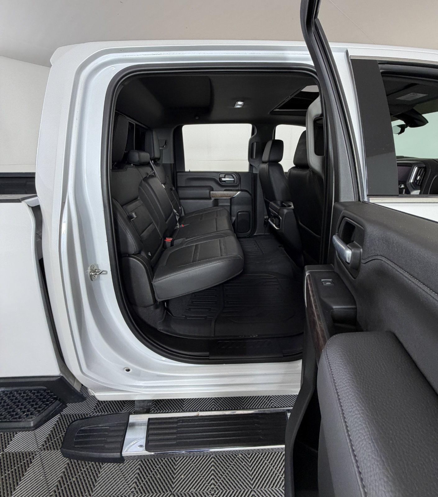 Used 2020 GMC Sierra 2500 Denali AWD/4WD image 5