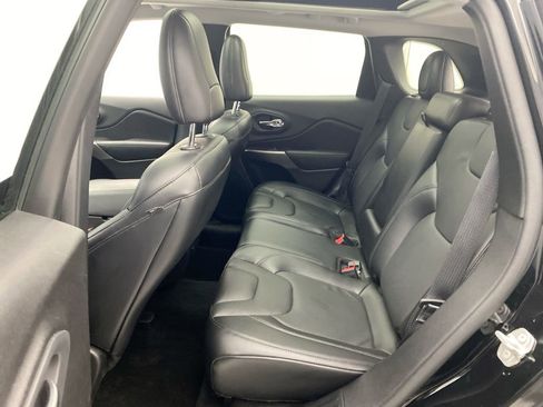 Used 2021 Jeep Cherokee Limited AWD/4WD image 25