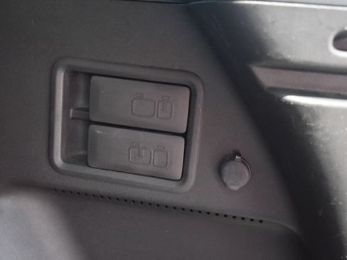 Used 2019 Chevrolet Equinox Premier FWD image 43