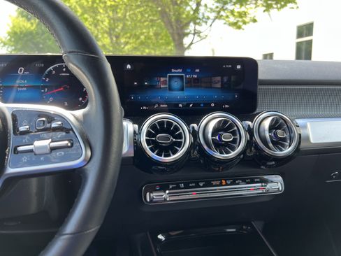 Used 2022 Mercedes-Benz GLB 250 image 31