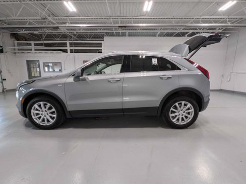 Used 2023 Cadillac XT4 Luxury w/ Cold Weather Package AWD/4WD image 12