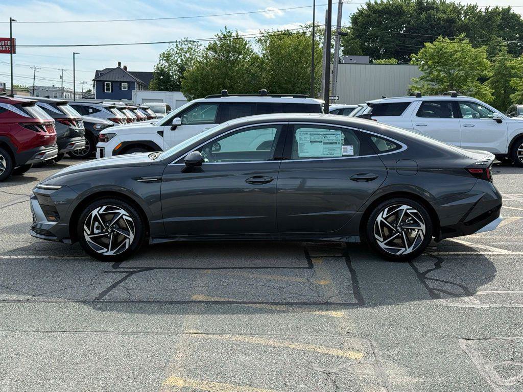 New 2026 Hyundai Sonata SEL FWD image 2