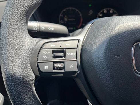 Used 2025 Honda CR-V LX image 22