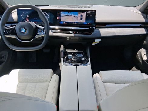 Used 2026 BMW 530i w/ Premium Package image 13