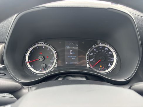 Used 2020 Toyota Highlander L FWD image 19