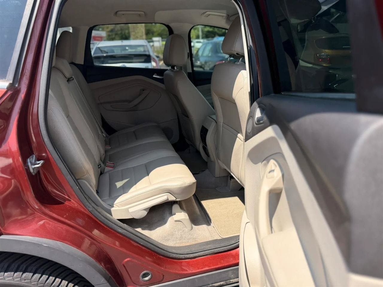 Used 2014 Ford Escape Titanium FWD image 28