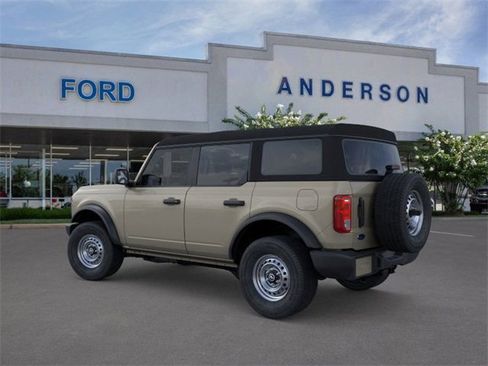 New 2025 Ford Bronco 4-Door image 4