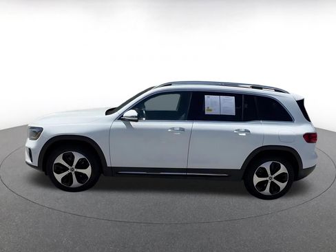 Used 2025 Mercedes-Benz GLB 250 4MATIC image 9