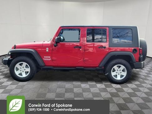 Used 2010 Jeep Wrangler Unlimited Sport w/ Dual Top Group image 10