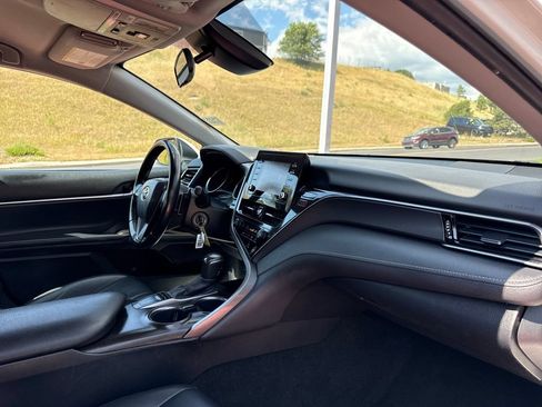 Used 2022 Toyota Camry SE FWD image 30