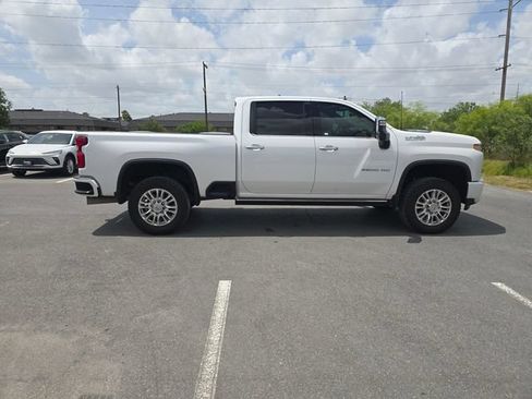 Used 2023 Chevrolet Silverado 2500 High Country w/ Technology Package AWD/4WD image 4