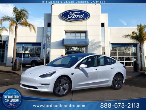Used 2023 Tesla Model 3 Standard Range RWD image 1