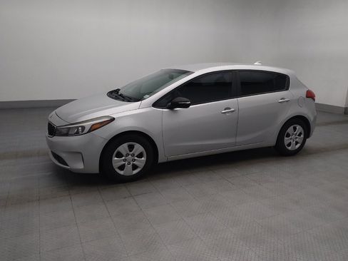 Used 2017 Kia Forte LX FWD image 2